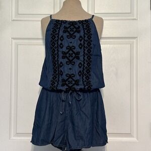 Old Navy Embroidered Chambray Romper Women's Size Medium Blue 100% Cotton Shorts